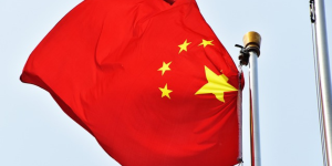 Produção industrial e varejo surpreendem positivamente na China, mas investimentos seguem em queda