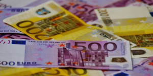 Varejo da zona do euro recua em julho e contraria expectativas