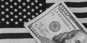 Fed eleva juros dos EUA pela primeira vez desde 2023 e sinaliza nova alta